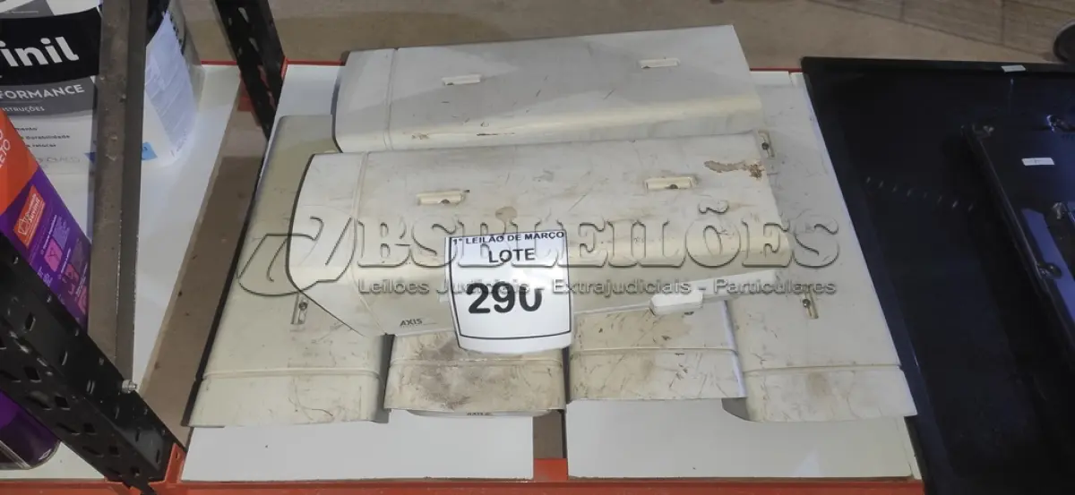 LOTE 290 - 06 CÂMERAS DE MONITORAMENTO MARCA AXIS. (NO ESTADO) ATENÇÃO! FAZER A VISITAÇÃO ANTES DE ARREMATAR, NÃO SABEMOS SE FUNCIONA, LEILÃO NÃO TEM GARANTIA E NEM DEVOLUÇÃO, SUJEITO A POSSÍVEIS AVARIAS VISÍVEIS/OCULTAS E/OU AUSÊNCIA DE COMPONENTES.