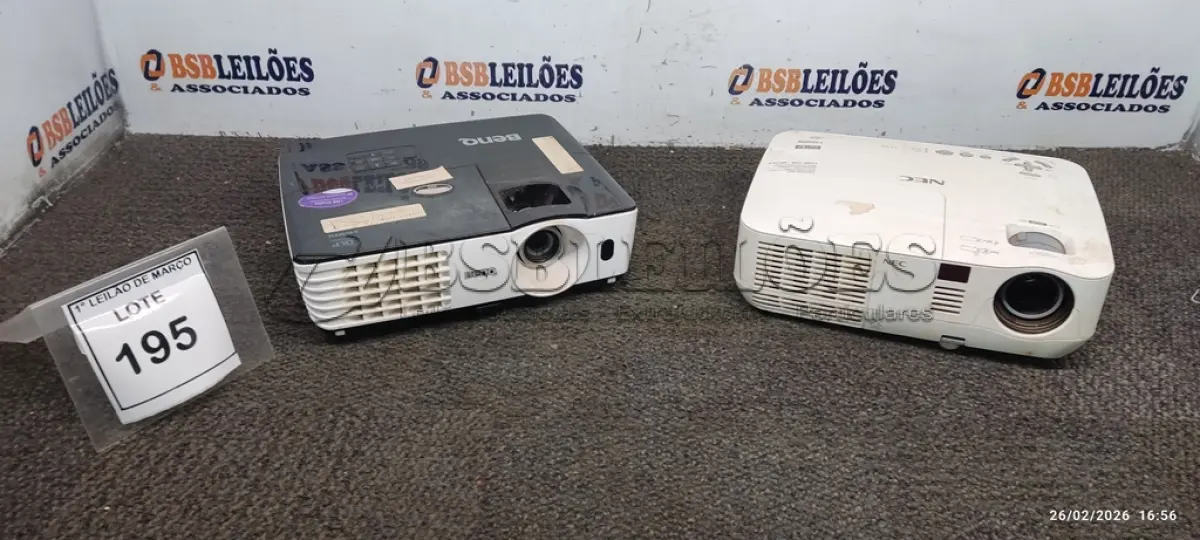 LOTE 195 - 02 PROJETORES MARCAS BENQ E NEC. (NO ESTADO) ATENÇÃO! FAZER A VISITAÇÃO ANTES DE ARREMATAR, NÃO SABEMOS SE FUNCIONA, LEILÃO NÃO TEM GARANTIA E NEM DEVOLUÇÃO, SUJEITO A POSSÍVEIS AVARIAS VISÍVEIS/OCULTAS E/OU AUSÊNCIA DE COMPONENTES.