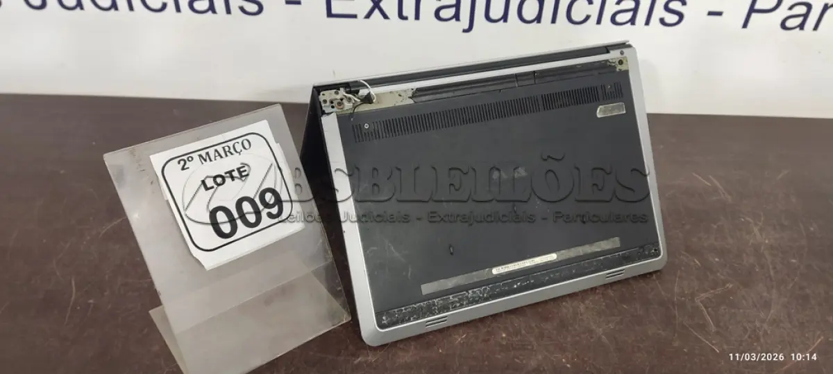 LOTE 009 - 01 NOTEBOOK MARCA DELL SEM CARREGADOR. (NO ESTADO) ATENÇÃO! FAZER A VISITAÇÃO ANTES DE ARREMATAR, NÃO SABEMOS SE FUNCIONA, LEILÃO NÃO TEM GARANTIA E NEM DEVOLUÇÃO, SUJEITO A POSSÍVEIS AVARIAS VISÍVEIS/OCULTAS E/OU AUSÊNCIA DE COMPONENTES.