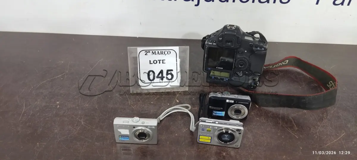 LOTE 045 - 01 CÂMERA MODELO EOS-1 MARCA CANON E 03 CÂMERAS DIGITAIS MARCA SAMSUNG E 01 CÂMERA MARCA SONY. (NO ESTADO) ATENÇÃO! FAZER A VISITAÇÃO ANTES DE ARREMATAR, NÃO SABEMOS SE FUNCIONA, LEILÃO NÃO TEM GARANTIA E NEM DEVOLUÇÃO, SUJEITO A POSSÍVEIS AVARIAS VISÍVEIS/OCULTAS E/OU AUSÊNCIA DE COMPONENTES.