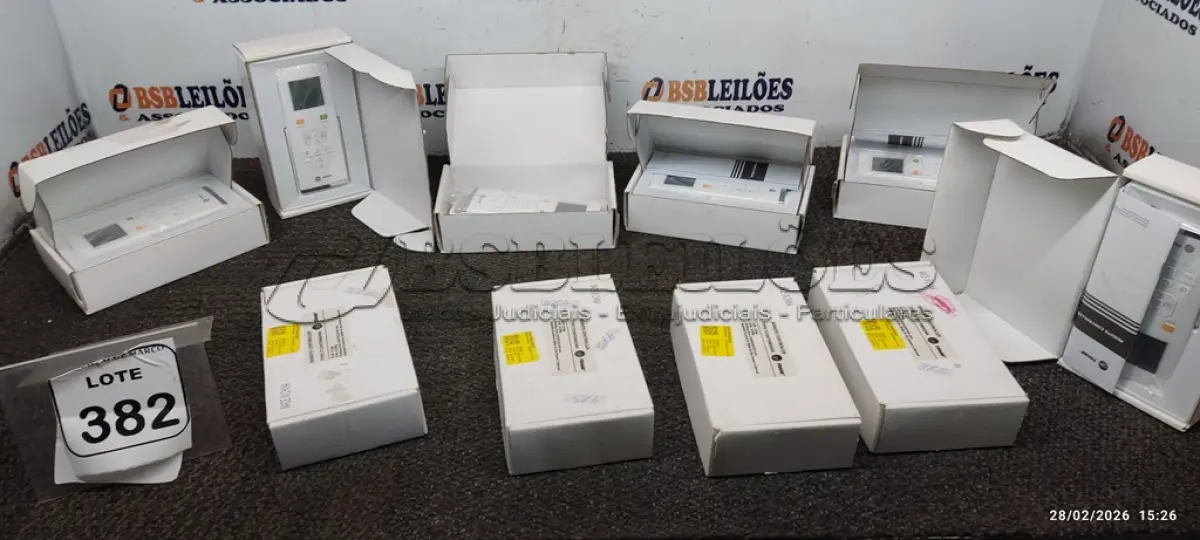 LOTE 382 - 10 CONTROLES DE AR CONDICIONADO MARCA TRANE. (NO ESTADO) ATENÇÃO! FAZER A VISITAÇÃO ANTES DE ARREMATAR, NÃO SABEMOS SE FUNCIONA, LEILÃO NÃO TEM GARANTIA E NEM DEVOLUÇÃO, SUJEITO A POSSÍVEIS AVARIAS VISÍVEIS/OCULTAS E/OU AUSÊNCIA DE COMPONENTES.