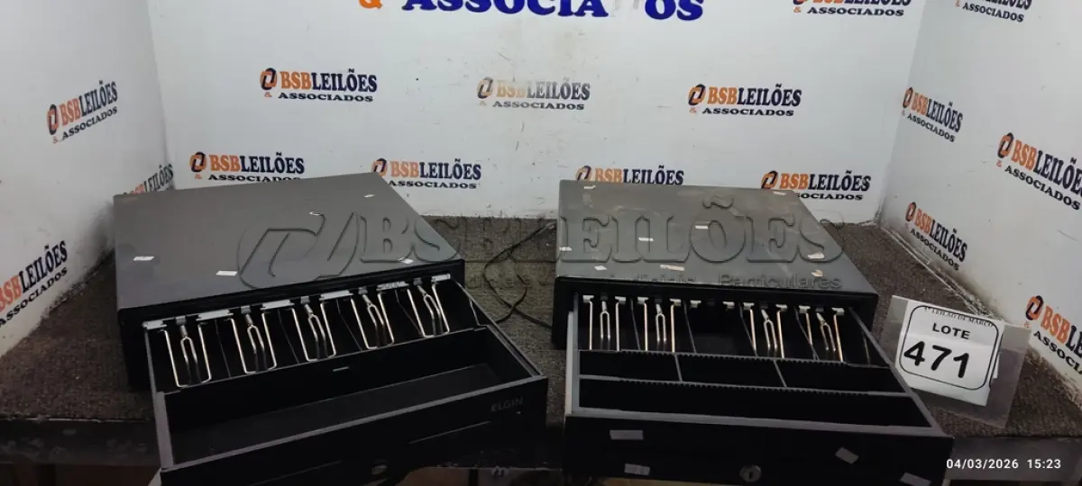 LOTE 471 - 02 GAVETAS DE DINHEIRO. (NO ESTADO) ATENÇÃO! FAZER A VISITAÇÃO ANTES DE ARREMATAR, NÃO SABEMOS SE FUNCIONA, LEILÃO NÃO TEM GARANTIA E NEM DEVOLUÇÃO, SUJEITO A POSSÍVEIS AVARIAS VISÍVEIS/OCULTAS E/OU AUSÊNCIA DE COMPONENTES.