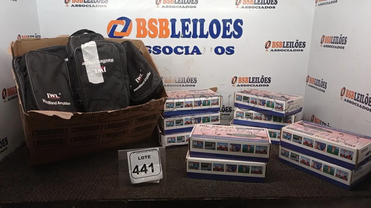 LOTE 441 - 01 LOTE COM VÁRIAS BOLSAS PEQUENAS E GRANDE QUANTIDADE DE MICROFONES PARA SEMINÁRIO MODELO WMA-6110 MARCA JWL. (NO ESTADO) ATENÇÃO! FAZER A VISITAÇÃO ANTES DE ARREMATAR, NÃO SABEMOS SE FUNCIONA, LEILÃO NÃO TEM GARANTIA E NEM DEVOLUÇÃO, SUJEITO A POSSÍVEIS AVARIAS VISÍVEIS/OCULTAS E/OU AUSÊNCIA DE COMPONENTES.