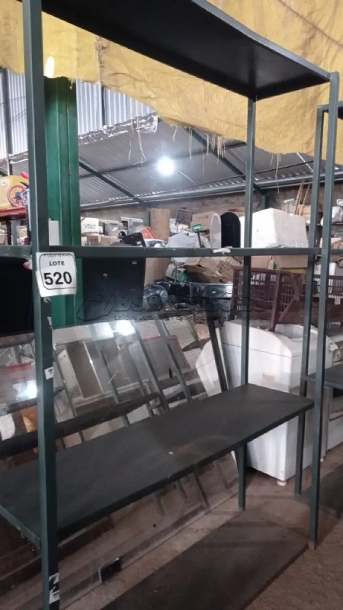 LOTE 520 - 01 ESTANTE DE FERRO DE 1,50X2,26M. (NO ESTADO) ATENÇÃO! FAZER A VISITAÇÃO ANTES DE ARREMATAR, NÃO SABEMOS SE FUNCIONA, LEILÃO NÃO TEM GARANTIA E NEM DEVOLUÇÃO, SUJEITO A POSSÍVEIS AVARIAS VISÍVEIS/OCULTAS E/OU AUSÊNCIA DE COMPONENTES.