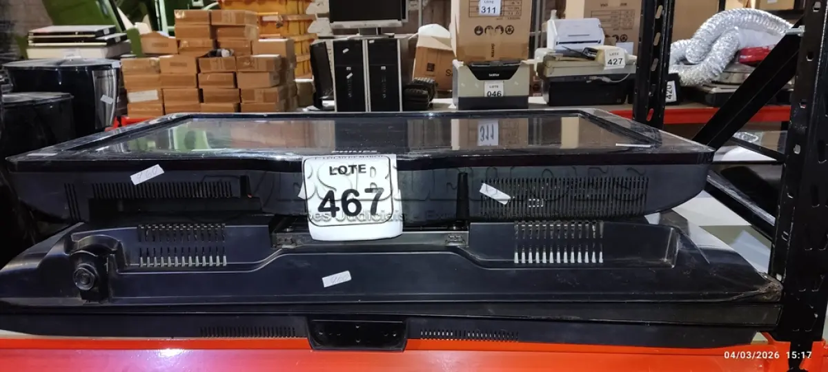 LOTE 467 - 03 TVS LCD TAMANHOS E MARCAS DIVERSAS. (NO ESTADO) ATENÇÃO! FAZER A VISITAÇÃO ANTES DE ARREMATAR, NÃO SABEMOS SE FUNCIONA, LEILÃO NÃO TEM GARANTIA E NEM DEVOLUÇÃO, SUJEITO A POSSÍVEIS AVARIAS VISÍVEIS/OCULTAS E/OU AUSÊNCIA DE COMPONENTES.