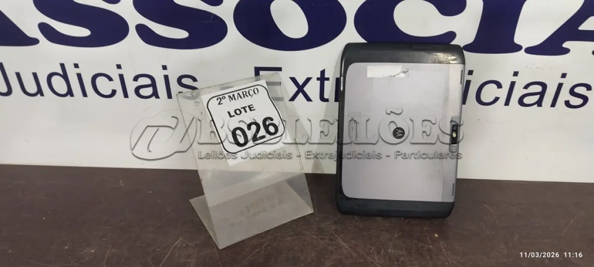 LOTE 026 - 01 TABLET MARCA MOTOROLA. (NO ESTADO) ATENÇÃO! FAZER A VISITAÇÃO ANTES DE ARREMATAR, NÃO SABEMOS SE FUNCIONA, LEILÃO NÃO TEM GARANTIA E NEM DEVOLUÇÃO, SUJEITO A POSSÍVEIS AVARIAS VISÍVEIS/OCULTAS E/OU AUSÊNCIA DE COMPONENTES.