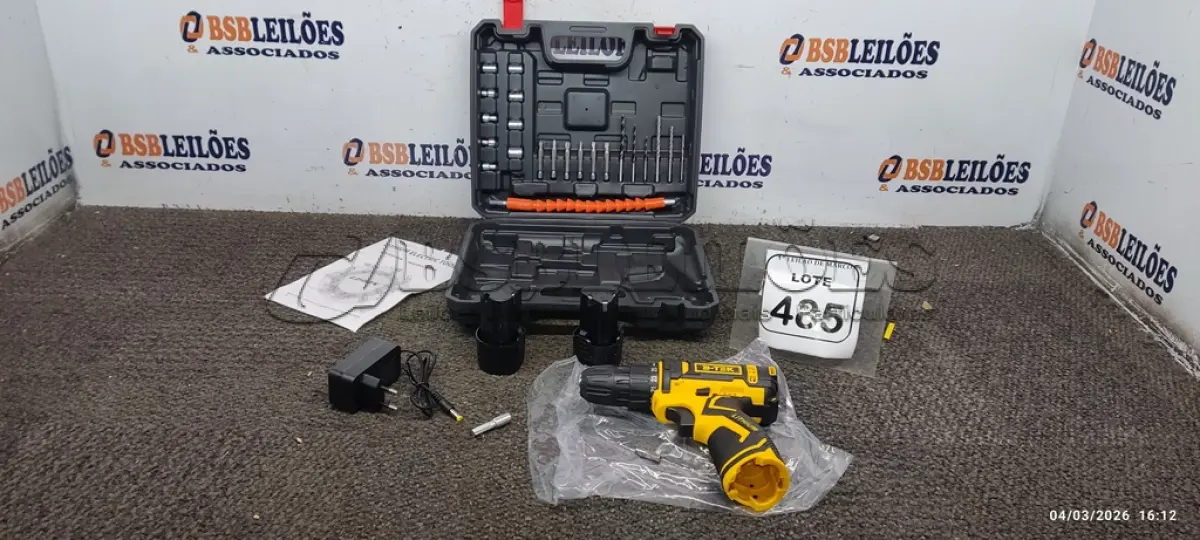 LOTE 485 - 01 PARAFUSADEIRA COM 02 BATERIAS BITS ACESSÓRIOS E MALETA (PRODUTO NOVO). (NO ESTADO) ATENÇÃO! FAZER A VISITAÇÃO ANTES DE ARREMATAR, NÃO SABEMOS SE FUNCIONA, LEILÃO NÃO TEM GARANTIA E NEM DEVOLUÇÃO, SUJEITO A POSSÍVEIS AVARIAS VISÍVEIS/OCULTAS E/OU AUSÊNCIA DE COMPONENTES.
