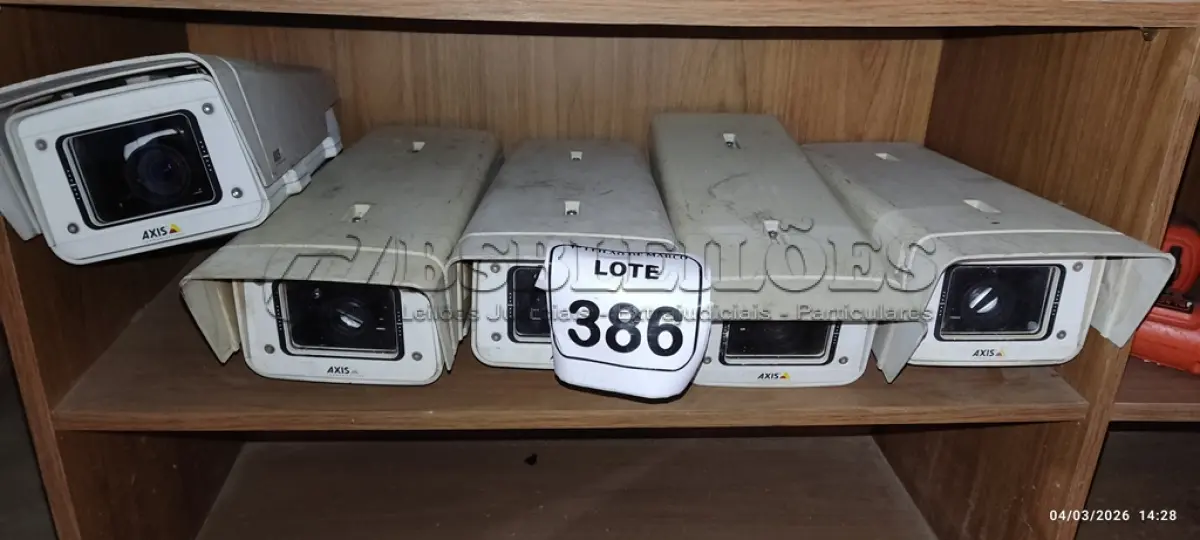 LOTE 386 - 05 CÂMERAS DE MONITORAMENTO MARCA AXIS. (NO ESTADO) ATENÇÃO! FAZER A VISITAÇÃO ANTES DE ARREMATAR, NÃO SABEMOS SE FUNCIONA, LEILÃO NÃO TEM GARANTIA E NEM DEVOLUÇÃO, SUJEITO A POSSÍVEIS AVARIAS VISÍVEIS/OCULTAS E/OU AUSÊNCIA DE COMPONENTES.