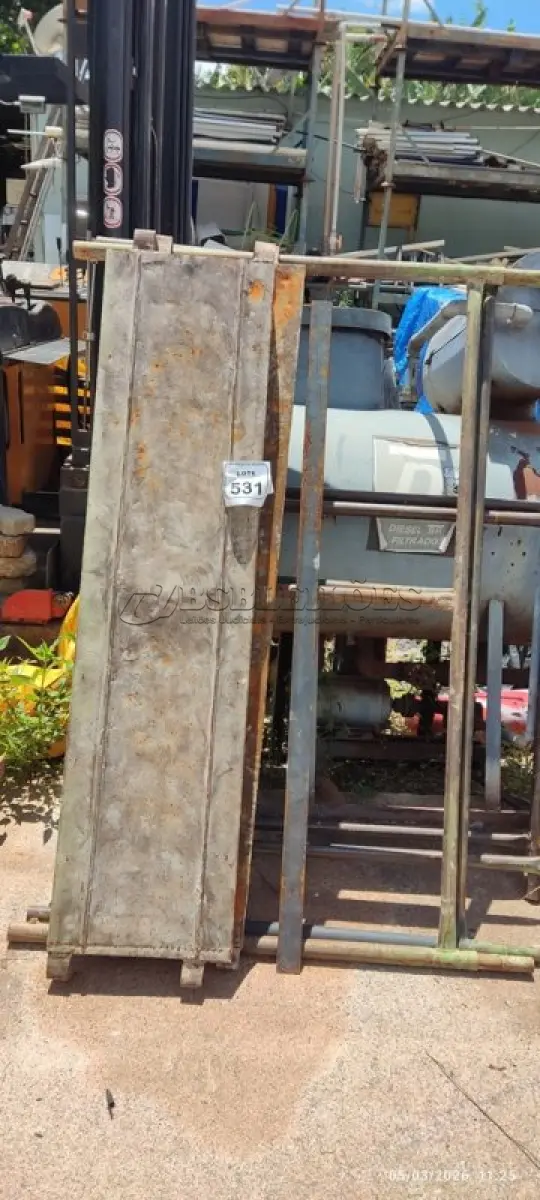 LOTE 531 - 02 PEÇAS DE ANDAIME DE 1X1,5M, 02 PEÇAS DE ANDAIME DE 1X1M E 02 PISOS METÁLICOS DE 1,5M. (NO ESTADO) ATENÇÃO! FAZER A VISITAÇÃO ANTES DE ARREMATAR, NÃO SABEMOS SE FUNCIONA, LEILÃO NÃO TEM GARANTIA E NEM DEVOLUÇÃO, SUJEITO A POSSÍVEIS AVARIAS VISÍVEIS/OCULTAS E/OU AUSÊNCIA DE COMPONENTES.