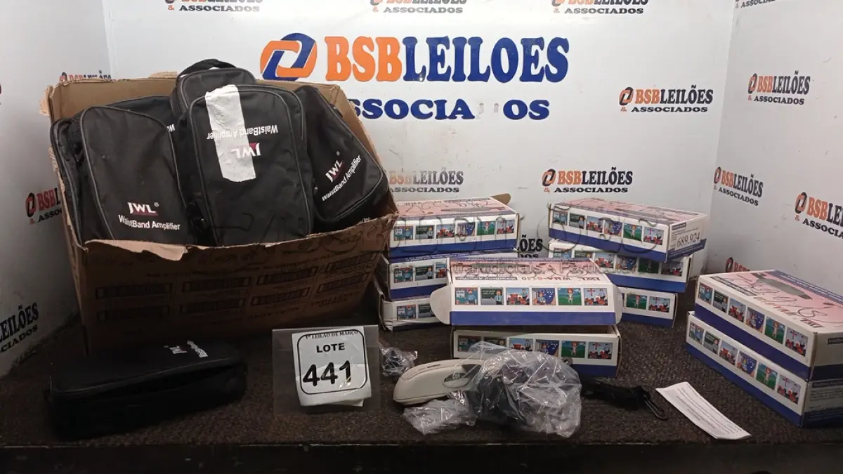 LOTE 441 - 01 LOTE COM VÁRIAS BOLSAS PEQUENAS E GRANDE QUANTIDADE DE MICROFONES PARA SEMINÁRIO MODELO WMA-6110 MARCA JWL. (NO ESTADO) ATENÇÃO! FAZER A VISITAÇÃO ANTES DE ARREMATAR, NÃO SABEMOS SE FUNCIONA, LEILÃO NÃO TEM GARANTIA E NEM DEVOLUÇÃO, SUJEITO A POSSÍVEIS AVARIAS VISÍVEIS/OCULTAS E/OU AUSÊNCIA DE COMPONENTES.