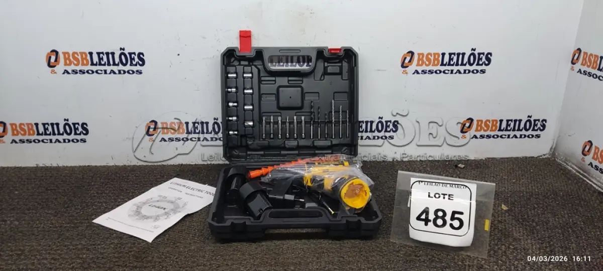 LOTE 485 - 01 PARAFUSADEIRA COM 02 BATERIAS BITS ACESSÓRIOS E MALETA (PRODUTO NOVO). (NO ESTADO) ATENÇÃO! FAZER A VISITAÇÃO ANTES DE ARREMATAR, NÃO SABEMOS SE FUNCIONA, LEILÃO NÃO TEM GARANTIA E NEM DEVOLUÇÃO, SUJEITO A POSSÍVEIS AVARIAS VISÍVEIS/OCULTAS E/OU AUSÊNCIA DE COMPONENTES.