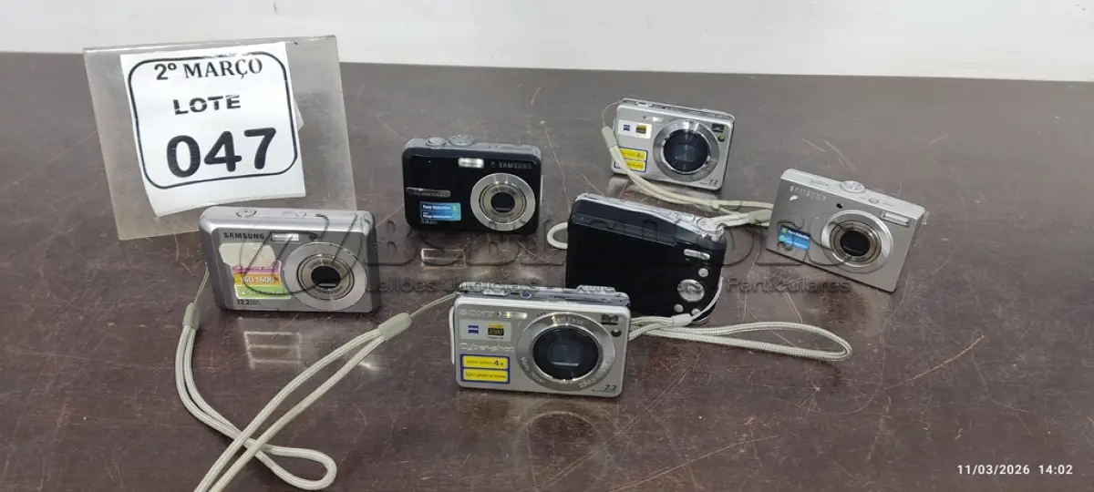LOTE 047 - 06 CÂMERAS DIGITAIS DE MARCAS E MODELOS DIVERSOS. (NO ESTADO) ATENÇÃO! FAZER A VISITAÇÃO ANTES DE ARREMATAR, NÃO SABEMOS SE FUNCIONA, LEILÃO NÃO TEM GARANTIA E NEM DEVOLUÇÃO, SUJEITO A POSSÍVEIS AVARIAS VISÍVEIS/OCULTAS E/OU AUSÊNCIA DE COMPONENTES.