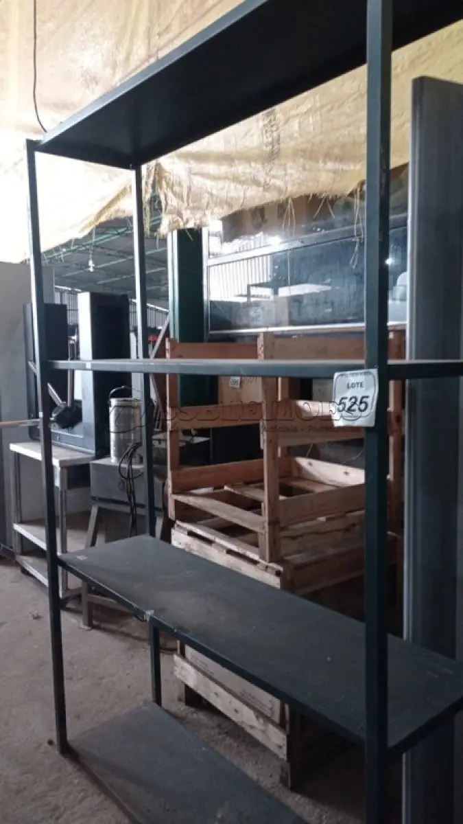 LOTE 525 - 01 ESTANTE DE FERRO DE 1,50X2,26M. (NO ESTADO) ATENÇÃO! FAZER A VISITAÇÃO ANTES DE ARREMATAR, NÃO SABEMOS SE FUNCIONA, LEILÃO NÃO TEM GARANTIA E NEM DEVOLUÇÃO, SUJEITO A POSSÍVEIS AVARIAS VISÍVEIS/OCULTAS E/OU AUSÊNCIA DE COMPONENTES.
