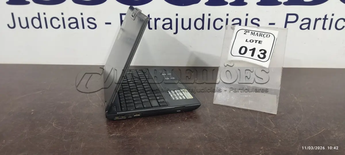 LOTE 013 - 01 TABLET MARCA ASUS SEM CARREGADOR. (NO ESTADO) ATENÇÃO! FAZER A VISITAÇÃO ANTES DE ARREMATAR, NÃO SABEMOS SE FUNCIONA, LEILÃO NÃO TEM GARANTIA E NEM DEVOLUÇÃO, SUJEITO A POSSÍVEIS AVARIAS VISÍVEIS/OCULTAS E/OU AUSÊNCIA DE COMPONENTES.
