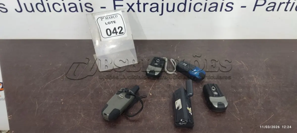 LOTE 042 - 05 GPS PORTÁTEIS DE MARCAS E MODELOS DIVERSOS. (NO ESTADO) ATENÇÃO! FAZER A VISITAÇÃO ANTES DE ARREMATAR, NÃO SABEMOS SE FUNCIONA, LEILÃO NÃO TEM GARANTIA E NEM DEVOLUÇÃO, SUJEITO A POSSÍVEIS AVARIAS VISÍVEIS/OCULTAS E/OU AUSÊNCIA DE COMPONENTES.