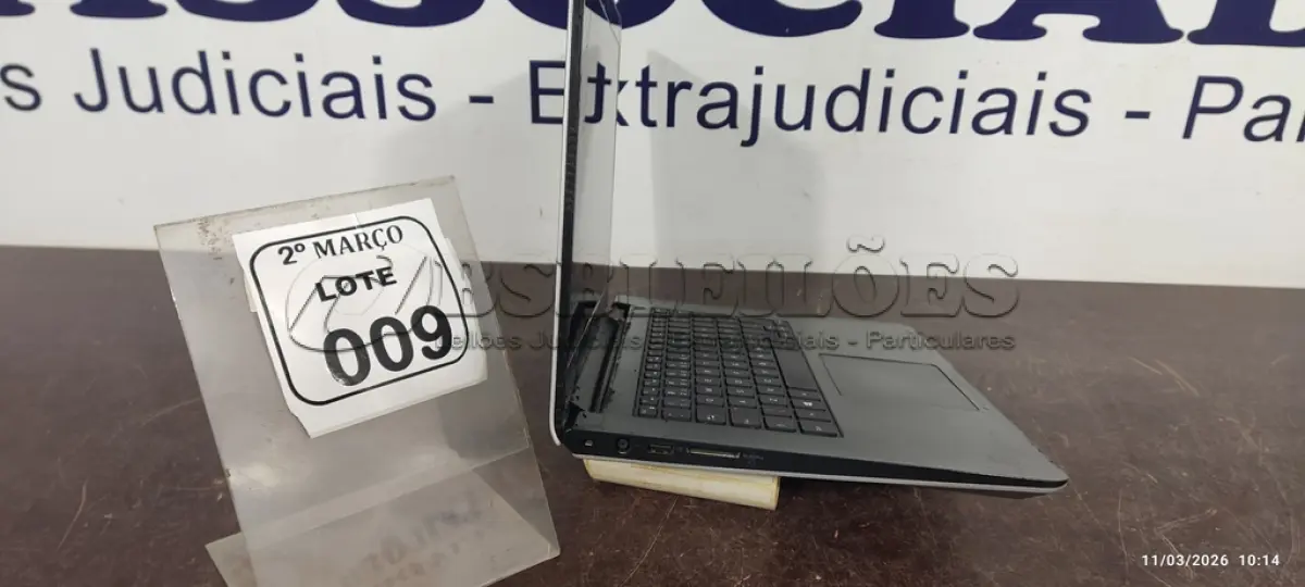 LOTE 009 - 01 NOTEBOOK MARCA DELL SEM CARREGADOR. (NO ESTADO) ATENÇÃO! FAZER A VISITAÇÃO ANTES DE ARREMATAR, NÃO SABEMOS SE FUNCIONA, LEILÃO NÃO TEM GARANTIA E NEM DEVOLUÇÃO, SUJEITO A POSSÍVEIS AVARIAS VISÍVEIS/OCULTAS E/OU AUSÊNCIA DE COMPONENTES.