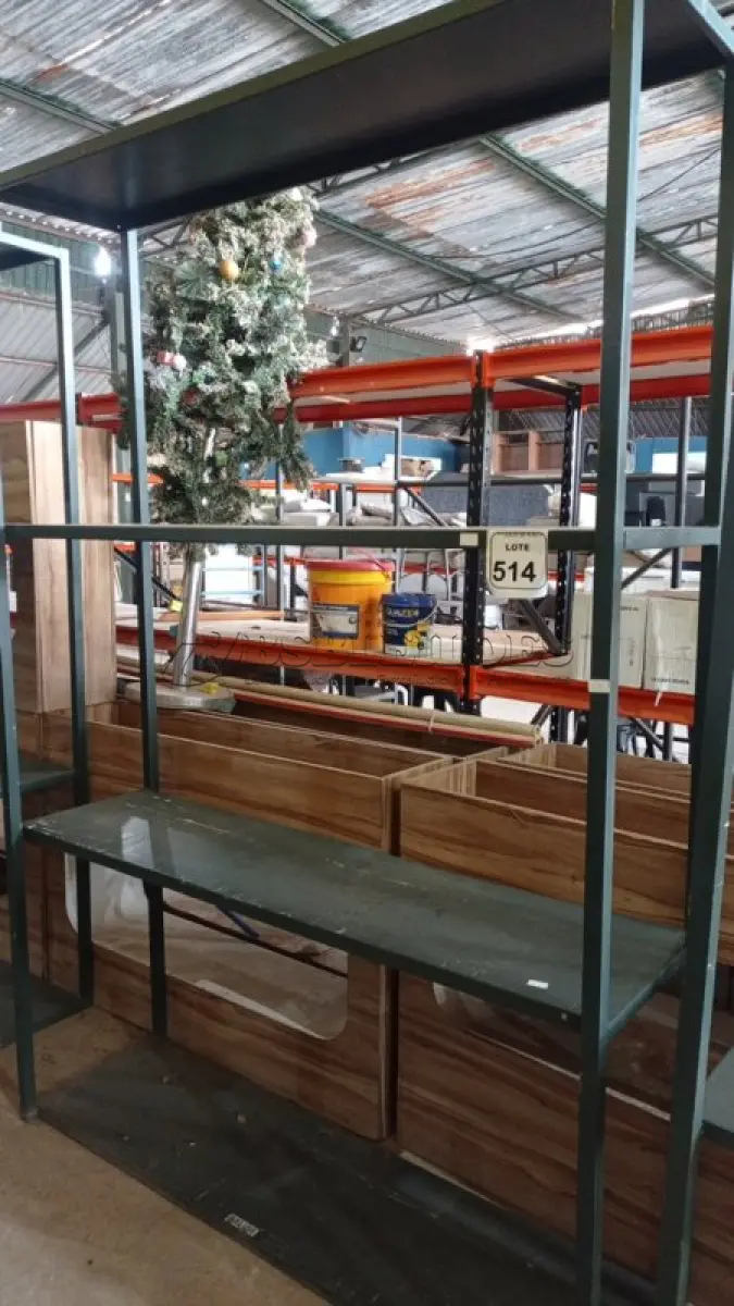 LOTE 514 - 01 ESTANTE DE FERRO DE 1,55X2,26M. (NO ESTADO) ATENÇÃO! FAZER A VISITAÇÃO ANTES DE ARREMATAR, NÃO SABEMOS SE FUNCIONA, LEILÃO NÃO TEM GARANTIA E NEM DEVOLUÇÃO, SUJEITO A POSSÍVEIS AVARIAS VISÍVEIS/OCULTAS E/OU AUSÊNCIA DE COMPONENTES.