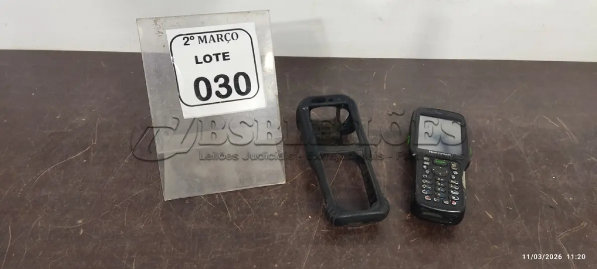 LOTE 030 - 01 COLETORA DE DADOS PORTÁTIL MODELO DOLPHIN 6500 MARCA HONEYWELL. (NO ESTADO) ATENÇÃO! FAZER A VISITAÇÃO ANTES DE ARREMATAR, NÃO SABEMOS SE FUNCIONA, LEILÃO NÃO TEM GARANTIA E NEM DEVOLUÇÃO, SUJEITO A POSSÍVEIS AVARIAS VISÍVEIS/OCULTAS E/OU AUSÊNCIA DE COMPONENTES.
