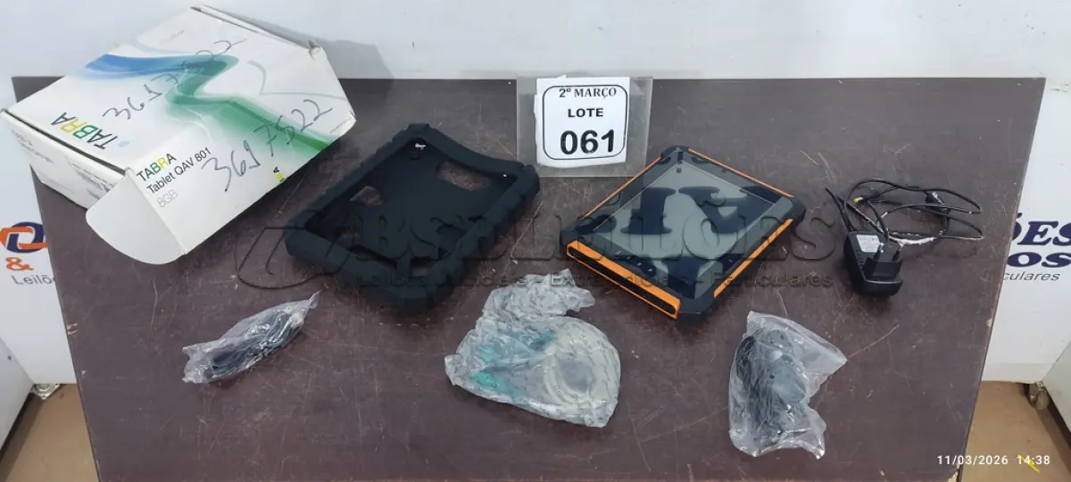 LOTE 061 - 01 TABLET MODELO QAV 801 8GB MARCA TABRA. (NO ESTADO) ATENÇÃO! FAZER A VISITAÇÃO ANTES DE ARREMATAR, NÃO SABEMOS SE FUNCIONA, LEILÃO NÃO TEM GARANTIA E NEM DEVOLUÇÃO, SUJEITO A POSSÍVEIS AVARIAS VISÍVEIS/OCULTAS E/OU AUSÊNCIA DE COMPONENTES.