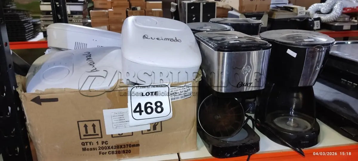 LOTE 468 - 04 CAFETEIRAS E 01 CAIXA COM VÁRIAS CENTRAIS ELÉTRICAS DE MARCAS E MODELOS DIVERSOS. (NO ESTADO) ATENÇÃO! FAZER A VISITAÇÃO ANTES DE ARREMATAR, NÃO SABEMOS SE FUNCIONA, LEILÃO NÃO TEM GARANTIA E NEM DEVOLUÇÃO, SUJEITO A POSSÍVEIS AVARIAS VISÍVEIS/OCULTAS E/OU AUSÊNCIA DE COMPONENTES.