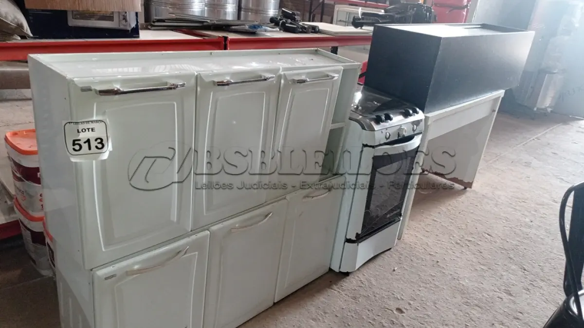 LOTE 513 - 02 ARMÁRIOS AÉREOS DE COZINHA NA COR BRANCA, 01 FOGÃO 04 BOCAS SEM GRADE MARCA CONTINENTAL, 01 BANCADA BRANCA E 01 RACK DE CORRER NA COR PRETO. (NO ESTADO) ATENÇÃO! FAZER A VISITAÇÃO ANTES DE ARREMATAR, NÃO SABEMOS SE FUNCIONA, LEILÃO NÃO TEM GARANTIA E NEM DEVOLUÇÃO, SUJEITO A POSSÍVEIS AVARIAS VISÍVEIS/OCULTAS E/OU AUSÊNCIA DE COMPONENTES.