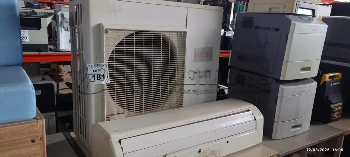 LOTE 181 - 01 EVAPORADORA DE 2.700 BTU/H MARCA FUJITSU E 01 CONDENSADORA DE 2700BTU/H MARCA FUJITSU. (NO ESTADO) ATENÇÃO! FAZER A VISITAÇÃO ANTES DE ARREMATAR, NÃO SABEMOS SE FUNCIONA, LEILÃO NÃO TEM GARANTIA E NEM DEVOLUÇÃO, SUJEITO A POSSÍVEIS AVARIAS VISÍVEIS/OCULTAS E/OU AUSÊNCIA DE COMPONENTES.