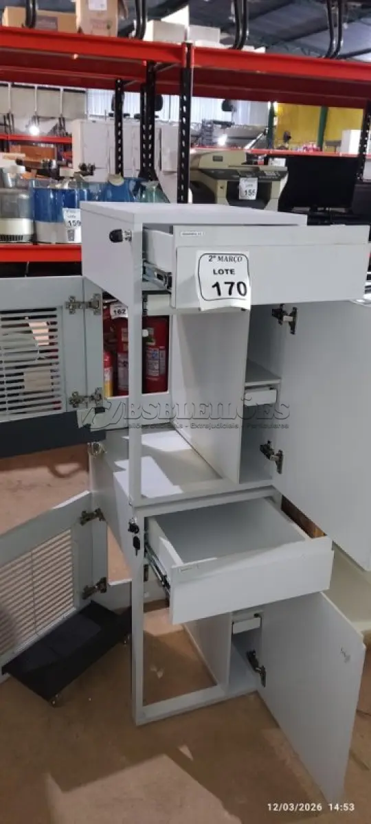 LOTE 170 - 02 ARMÁRIOS PARA CPU COM 01 PORTA E 01 GAVETA. (NO ESTADO) ATENÇÃO! FAZER A VISITAÇÃO ANTES DE ARREMATAR, NÃO SABEMOS SE FUNCIONA, LEILÃO NÃO TEM GARANTIA E NEM DEVOLUÇÃO, SUJEITO A POSSÍVEIS AVARIAS VISÍVEIS/OCULTAS E/OU AUSÊNCIA DE COMPONENTES.