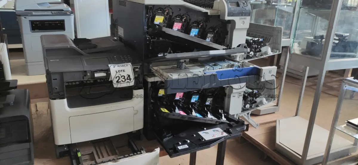 LOTE 234 - 01 IMPRESSORA MODELO MX417DE MARCA LEXMARK E 02 IMPRESSORAS MODELO COLOR LASERJET CP5525 MARCA HP. (NO ESTADO) ATENÇÃO! FAZER A VISITAÇÃO ANTES DE ARREMATAR, NÃO SABEMOS SE FUNCIONA, LEILÃO NÃO TEM GARANTIA E NEM DEVOLUÇÃO, SUJEITO A POSSÍVEIS AVARIAS VISÍVEIS/OCULTAS E/OU AUSÊNCIA DE COMPONENTES.