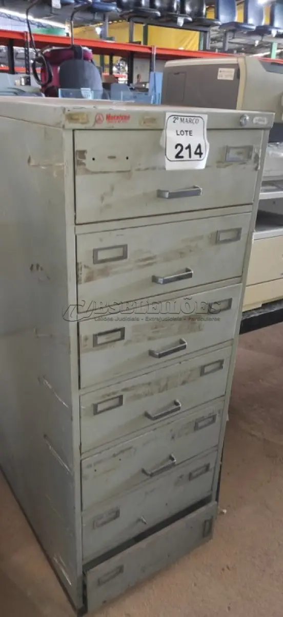 LOTE 214 - 01 ARQUIVO DE AÇO COMO 07 GAVETAS. (NO ESTADO) ATENÇÃO! FAZER A VISITAÇÃO ANTES DE ARREMATAR, NÃO SABEMOS SE FUNCIONA, LEILÃO NÃO TEM GARANTIA E NEM DEVOLUÇÃO, SUJEITO A POSSÍVEIS AVARIAS VISÍVEIS/OCULTAS E/OU AUSÊNCIA DE COMPONENTES.