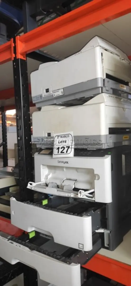 LOTE 127 - 02 IMPRESSORAS MARCA OKI E 01 IMPRESSORA MARCA LEXMARK. (NO ESTADO) ATENÇÃO! FAZER A VISITAÇÃO ANTES DE ARREMATAR, NÃO SABEMOS SE FUNCIONA, LEILÃO NÃO TEM GARANTIA E NEM DEVOLUÇÃO, SUJEITO A POSSÍVEIS AVARIAS VISÍVEIS/OCULTAS E/OU AUSÊNCIA DE COMPONENTES.