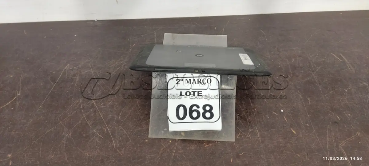 LOTE 068 - 01 TABLET MARCA MOTOROLA. (NO ESTADO) ATENÇÃO! FAZER A VISITAÇÃO ANTES DE ARREMATAR, NÃO SABEMOS SE FUNCIONA, LEILÃO NÃO TEM GARANTIA E NEM DEVOLUÇÃO, SUJEITO A POSSÍVEIS AVARIAS VISÍVEIS/OCULTAS E/OU AUSÊNCIA DE COMPONENTES.