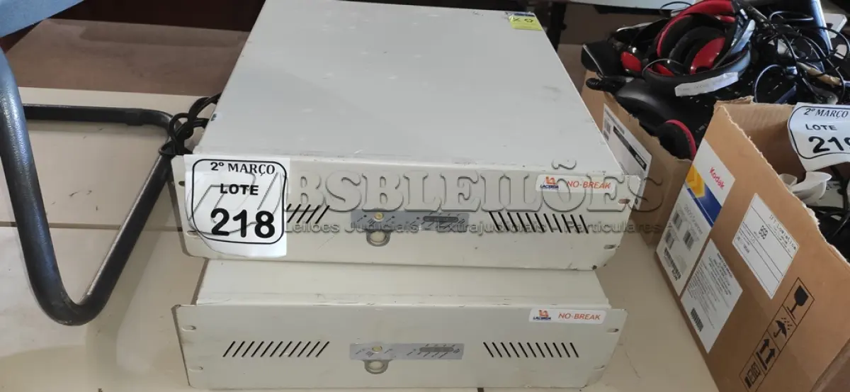LOTE 218 - 02 NOBREAKS DE 2000 VA MARCA LACERDA. (NO ESTADO) ATENÇÃO! FAZER A VISITAÇÃO ANTES DE ARREMATAR, NÃO SABEMOS SE FUNCIONA, LEILÃO NÃO TEM GARANTIA E NEM DEVOLUÇÃO, SUJEITO A POSSÍVEIS AVARIAS VISÍVEIS/OCULTAS E/OU AUSÊNCIA DE COMPONENTES.