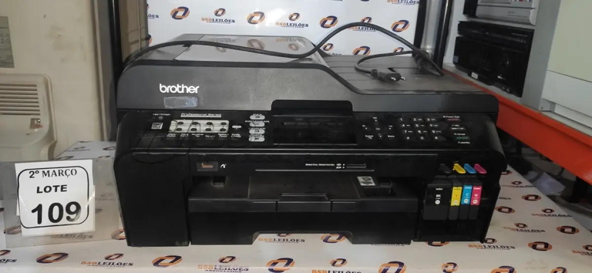 LOTE 109 - 01 IMPRESSORA MULTIFUNCIONAL MODELO MFC-J6710DW MARCA BROTHER. (NO ESTADO) ATENÇÃO! FAZER A VISITAÇÃO ANTES DE ARREMATAR, NÃO SABEMOS SE FUNCIONA, LEILÃO NÃO TEM GARANTIA E NEM DEVOLUÇÃO, SUJEITO A POSSÍVEIS AVARIAS VISÍVEIS/OCULTAS E/OU AUSÊNCIA DE COMPONENTES.