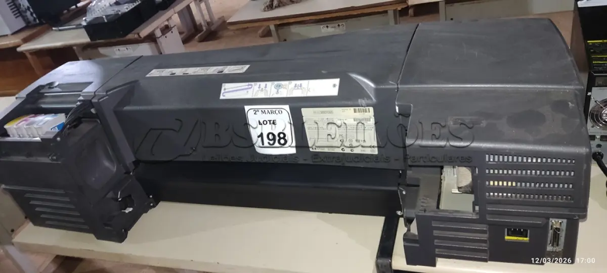 LOTE 198 - 01 PLOTTER MODELO DESIGNJET 800PS MARCA HP. (NO ESTADO) ATENÇÃO! FAZER A VISITAÇÃO ANTES DE ARREMATAR, NÃO SABEMOS SE FUNCIONA, LEILÃO NÃO TEM GARANTIA E NEM DEVOLUÇÃO, SUJEITO A POSSÍVEIS AVARIAS VISÍVEIS/OCULTAS E/OU AUSÊNCIA DE COMPONENTES.