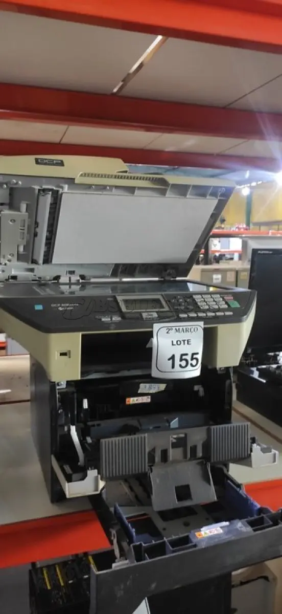 LOTE 155 - 01 IMPRESSORA MODELO DCP-8080DN MARCA BROTHER. (NO ESTADO) ATENÇÃO! FAZER A VISITAÇÃO ANTES DE ARREMATAR, NÃO SABEMOS SE FUNCIONA, LEILÃO NÃO TEM GARANTIA E NEM DEVOLUÇÃO, SUJEITO A POSSÍVEIS AVARIAS VISÍVEIS/OCULTAS E/OU AUSÊNCIA DE COMPONENTES.