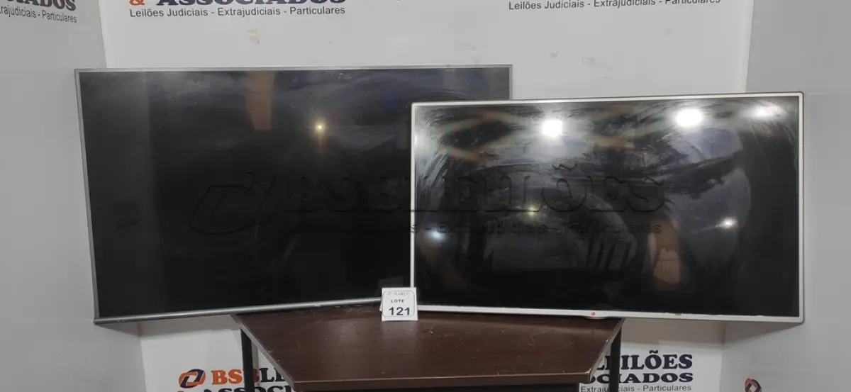 LOTE 121 - 01 TV LCD 47’’ MARCA LG E 01 TV LCD 55’’ MARCA TCL. (NO ESTADO) ATENÇÃO! FAZER A VISITAÇÃO ANTES DE ARREMATAR, NÃO SABEMOS SE FUNCIONA, LEILÃO NÃO TEM GARANTIA E NEM DEVOLUÇÃO, SUJEITO A POSSÍVEIS AVARIAS VISÍVEIS/OCULTAS E/OU AUSÊNCIA DE COMPONENTES.