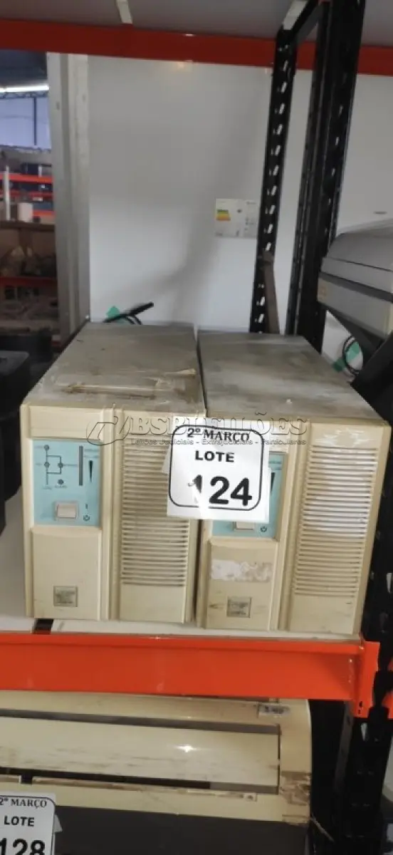 LOTE 124 - 02 NOBREAKS DE 2000VA MARCA TECTRONIC. (NO ESTADO) ATENÇÃO! FAZER A VISITAÇÃO ANTES DE ARREMATAR, NÃO SABEMOS SE FUNCIONA, LEILÃO NÃO TEM GARANTIA E NEM DEVOLUÇÃO, SUJEITO A POSSÍVEIS AVARIAS VISÍVEIS/OCULTAS E/OU AUSÊNCIA DE COMPONENTES.