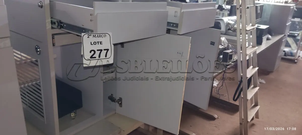 LOTE 277 - 02 ARMÁRIOS PARA CPU COM 01 PORTA E 01 GAVETA. (NO ESTADO) ATENÇÃO! FAZER A VISITAÇÃO ANTES DE ARREMATAR, NÃO SABEMOS SE FUNCIONA, LEILÃO NÃO TEM GARANTIA E NEM DEVOLUÇÃO, SUJEITO A POSSÍVEIS AVARIAS VISÍVEIS/OCULTAS E/OU AUSÊNCIA DE COMPONENTES.