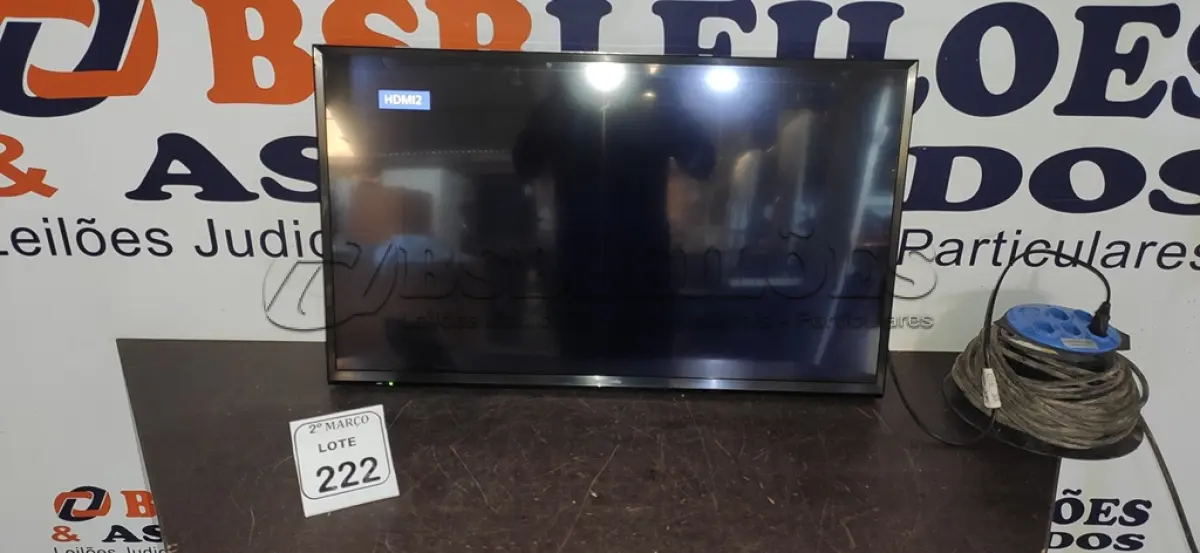 LOTE 222 - 01 TV LCD DE 32’’ MARCA PANASONIC. (NO ESTADO) ATENÇÃO! FAZER A VISITAÇÃO ANTES DE ARREMATAR, NÃO SABEMOS SE FUNCIONA, LEILÃO NÃO TEM GARANTIA E NEM DEVOLUÇÃO, SUJEITO A POSSÍVEIS AVARIAS VISÍVEIS/OCULTAS E/OU AUSÊNCIA DE COMPONENTES.