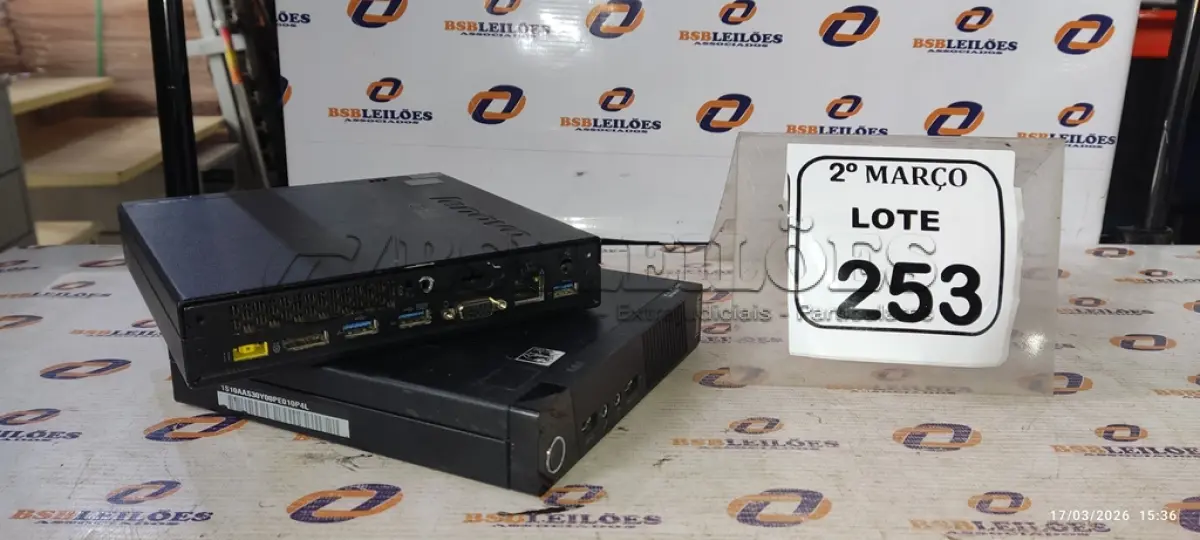 LOTE 253 - 02 MINIS PC SERIE THINKCENTRE MARCA LENOVO. (NO ESTADO) ATENÇÃO! FAZER A VISITAÇÃO ANTES DE ARREMATAR, NÃO SABEMOS SE FUNCIONA, LEILÃO NÃO TEM GARANTIA E NEM DEVOLUÇÃO, SUJEITO A POSSÍVEIS AVARIAS VISÍVEIS/OCULTAS E/OU AUSÊNCIA DE COMPONENTES.