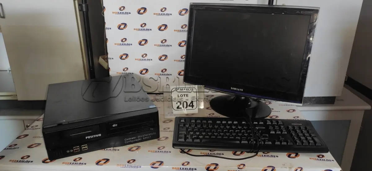 LOTE 204 - 01 CPU MARCA POSITIVO, 01 MONITOR MARCA SAMSUNG E 01 TECLADO PARA PC. (NO ESTADO) ATENÇÃO! FAZER A VISITAÇÃO ANTES DE ARREMATAR, NÃO SABEMOS SE FUNCIONA, LEILÃO NÃO TEM GARANTIA E NEM DEVOLUÇÃO, SUJEITO A POSSÍVEIS AVARIAS VISÍVEIS/OCULTAS E/OU AUSÊNCIA DE COMPONENTES.
