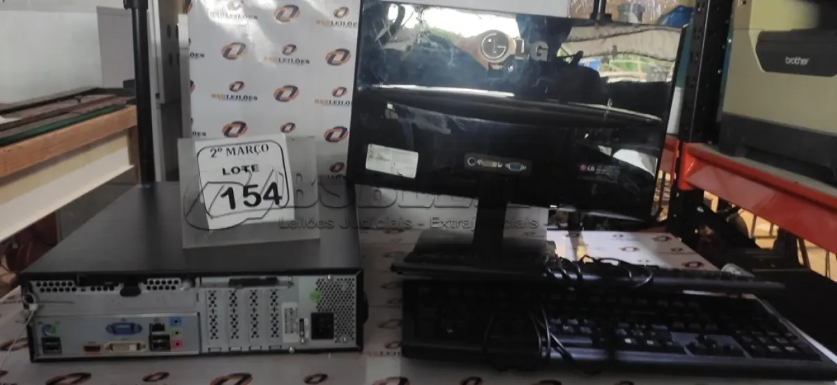 LOTE 154 - 01 CPU MARCA POSITIVO, 01 MONITOR MARCA LG E 02 TECLADOS PARA PC. (NO ESTADO) ATENÇÃO! FAZER A VISITAÇÃO ANTES DE ARREMATAR, NÃO SABEMOS SE FUNCIONA, LEILÃO NÃO TEM GARANTIA E NEM DEVOLUÇÃO, SUJEITO A POSSÍVEIS AVARIAS VISÍVEIS/OCULTAS E/OU AUSÊNCIA DE COMPONENTES.