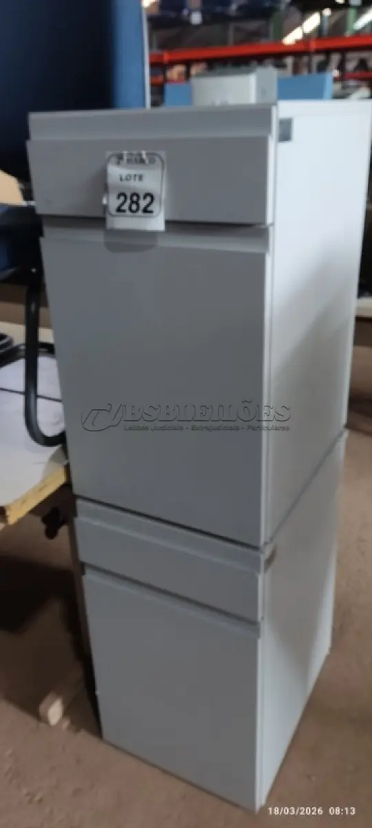 LOTE 282 - 02 ARMÁRIOS PARA CPU COM 01 PORTA E 01 GAVETA. (NO ESTADO) ATENÇÃO! FAZER A VISITAÇÃO ANTES DE ARREMATAR, NÃO SABEMOS SE FUNCIONA, LEILÃO NÃO TEM GARANTIA E NEM DEVOLUÇÃO, SUJEITO A POSSÍVEIS AVARIAS VISÍVEIS/OCULTAS E/OU AUSÊNCIA DE COMPONENTES.