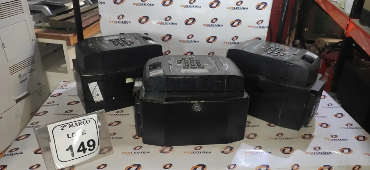 LOTE 149 - 03 RELÓGIOS DE PONTO MARCA HENRY. (NO ESTADO) ATENÇÃO! FAZER A VISITAÇÃO ANTES DE ARREMATAR, NÃO SABEMOS SE FUNCIONA, LEILÃO NÃO TEM GARANTIA E NEM DEVOLUÇÃO, SUJEITO A POSSÍVEIS AVARIAS VISÍVEIS/OCULTAS E/OU AUSÊNCIA DE COMPONENTES.