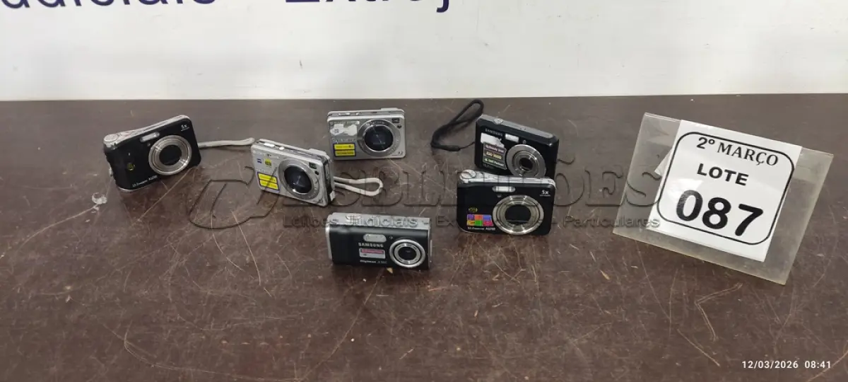 LOTE 087 - 06 CÂMERAS DIGITAIS DE MARCAS E MODELOS DIVERSOS. (NO ESTADO) ATENÇÃO! FAZER A VISITAÇÃO ANTES DE ARREMATAR, NÃO SABEMOS SE FUNCIONA, LEILÃO NÃO TEM GARANTIA E NEM DEVOLUÇÃO, SUJEITO A POSSÍVEIS AVARIAS VISÍVEIS/OCULTAS E/OU AUSÊNCIA DE COMPONENTES.