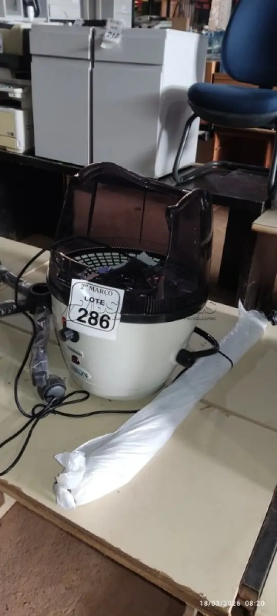 LOTE 286 - 01 SECADOR DE CABELO PROFISSIONAL 220V MARCA MEGA BELL. (NO ESTADO) ATENÇÃO! FAZER A VISITAÇÃO ANTES DE ARREMATAR, NÃO SABEMOS SE FUNCIONA, LEILÃO NÃO TEM GARANTIA E NEM DEVOLUÇÃO, SUJEITO A POSSÍVEIS AVARIAS VISÍVEIS/OCULTAS E/OU AUSÊNCIA DE COMPONENTES.