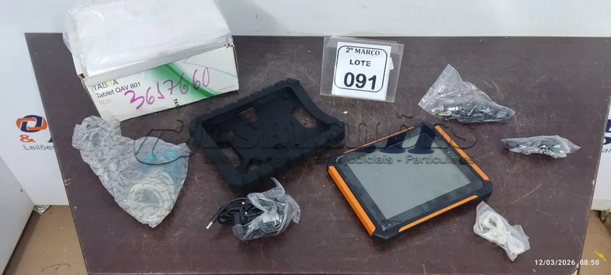 LOTE 091 - 01 TABLET MODELO QAV 801 8GB MARCA TABRA. (NO ESTADO) ATENÇÃO! FAZER A VISITAÇÃO ANTES DE ARREMATAR, NÃO SABEMOS SE FUNCIONA, LEILÃO NÃO TEM GARANTIA E NEM DEVOLUÇÃO, SUJEITO A POSSÍVEIS AVARIAS VISÍVEIS/OCULTAS E/OU AUSÊNCIA DE COMPONENTES.