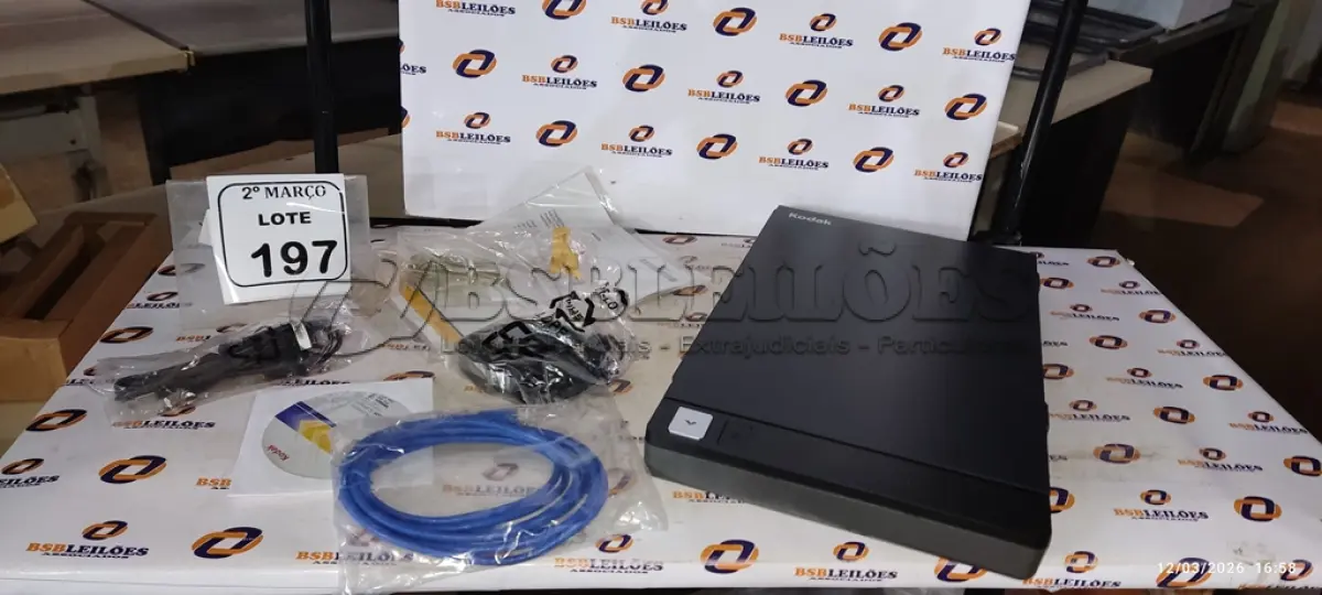 LOTE 197 - 01 SCANNER MARCA KODAK. (NO ESTADO) ATENÇÃO! FAZER A VISITAÇÃO ANTES DE ARREMATAR, NÃO SABEMOS SE FUNCIONA, LEILÃO NÃO TEM GARANTIA E NEM DEVOLUÇÃO, SUJEITO A POSSÍVEIS AVARIAS VISÍVEIS/OCULTAS E/OU AUSÊNCIA DE COMPONENTES.