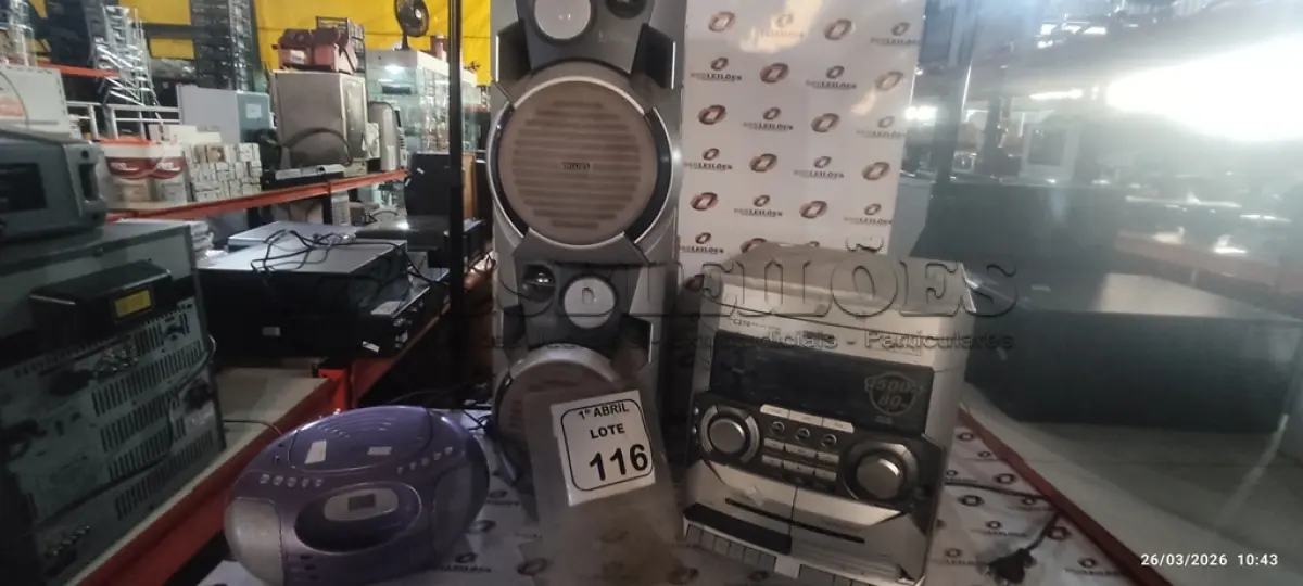 LOTE 116 - 01 MINI HI-FI SYSTEM COM02 CAIXAS DE SOM MARCA PHILIPS E 01 APARELHO DE SOM PORTÁTIL MARCA PHILCO. (NO ESTADO) ATENÇÃO! FAZER A VISITAÇÃO ANTES DE ARREMATAR, NÃO SABEMOS SE FUNCIONA, LEILÃO NÃO TEM GARANTIA E NEM DEVOLUÇÃO, SUJEITO A POSSÍVEIS AVARIAS VISÍVEIS/OCULTAS E/OU AUSÊNCIA DE COMPONENTES.