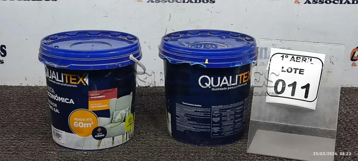 LOTE 011 - 02 BALDES DE TINTA PARA INTERIORES ANTIMOFO DE 3,6L NA COR AMARELO SOL MARCA QUALITEX. (NO ESTADO) ATENÇÃO! FAZER A VISITAÇÃO ANTES DE ARREMATAR, NÃO SABEMOS SE FUNCIONA, LEILÃO NÃO TEM GARANTIA E NEM DEVOLUÇÃO, SUJEITO A POSSÍVEIS AVARIAS VISÍVEIS/OCULTAS E/OU AUSÊNCIA DE COMPONENTES.